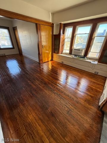 14208 Kingsford Avenue, Cleveland, OH 44128