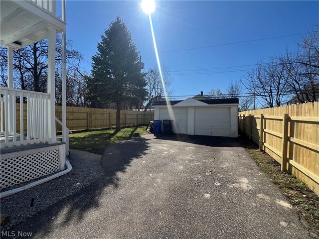 14208 Kingsford Avenue, Cleveland, OH 44128