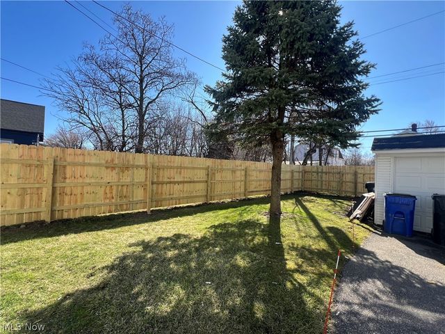 14208 Kingsford Avenue, Cleveland, OH 44128