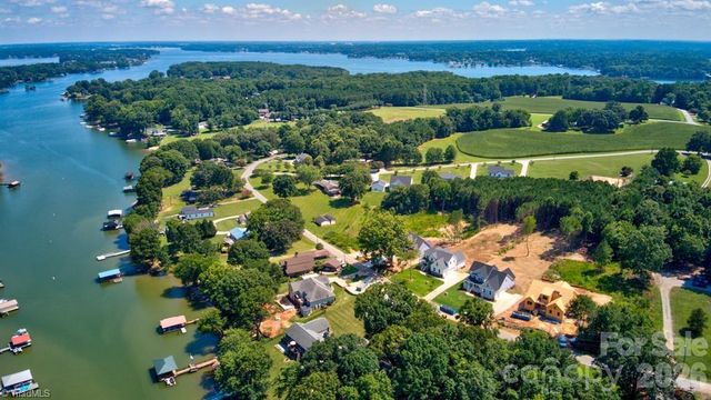 4265 Candlewood Drive, Sherrills Ford, NC 28673