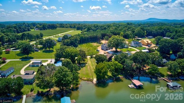 4265 Candlewood Drive, Sherrills Ford, NC 28673