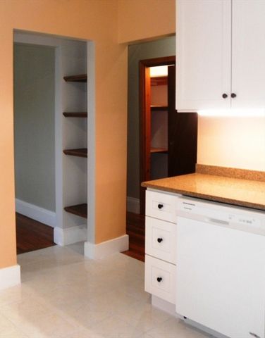 127 Brown 3, Waltham, MA 02452