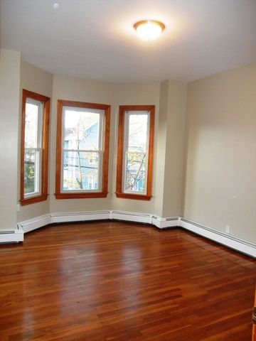 127 Brown 3, Waltham, MA 02452