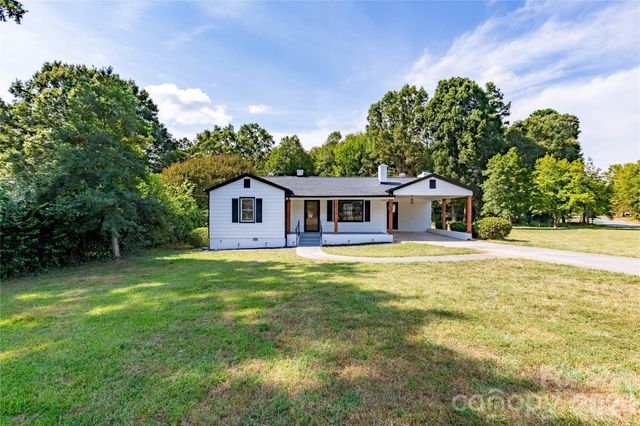 8000 Chapman Street, Charlotte, NC 28216