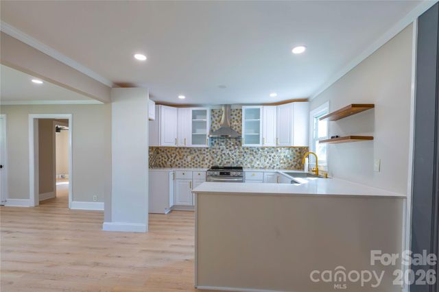 8000 Chapman Street, Charlotte, NC 28216