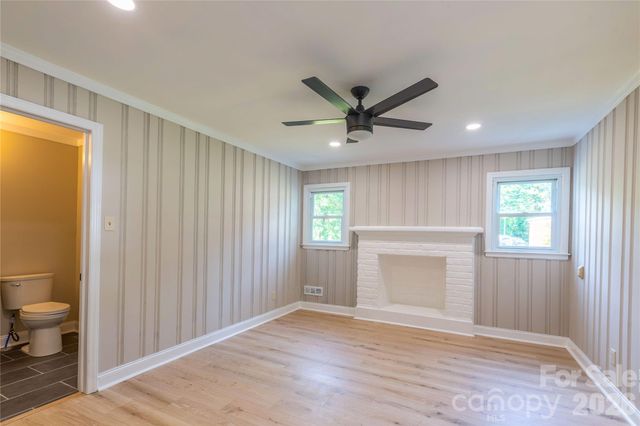 8000 Chapman Street, Charlotte, NC 28216