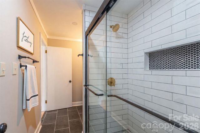 8000 Chapman Street, Charlotte, NC 28216