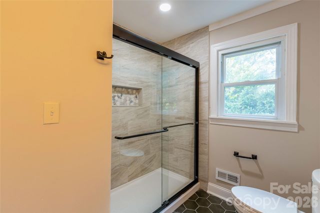 8000 Chapman Street, Charlotte, NC 28216