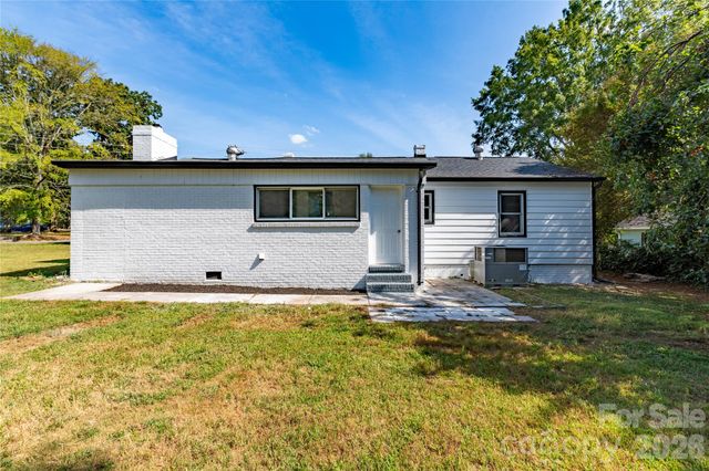 8000 Chapman Street, Charlotte, NC 28216