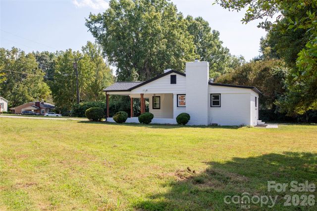 8000 Chapman Street, Charlotte, NC 28216