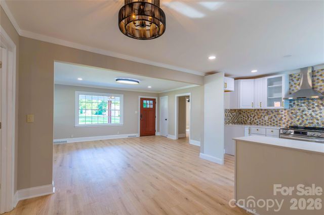 8000 Chapman Street, Charlotte, NC 28216