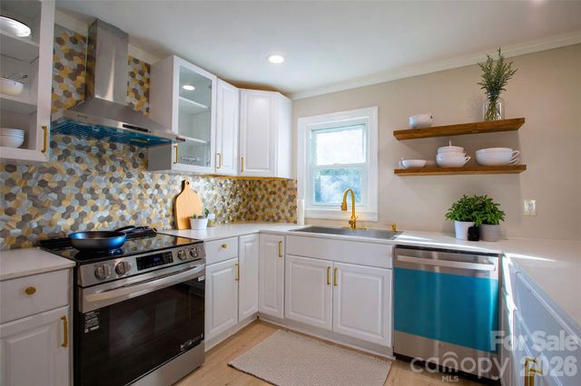 8000 Chapman Street, Charlotte, NC 28216