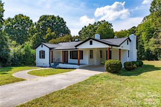 8000 Chapman Street, Charlotte, NC 28216