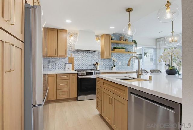 387 N Melrose D, Vista, CA 92083
