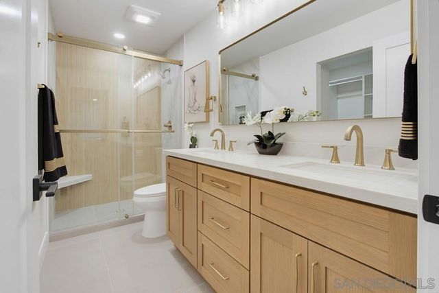 387 N Melrose D, Vista, CA 92083