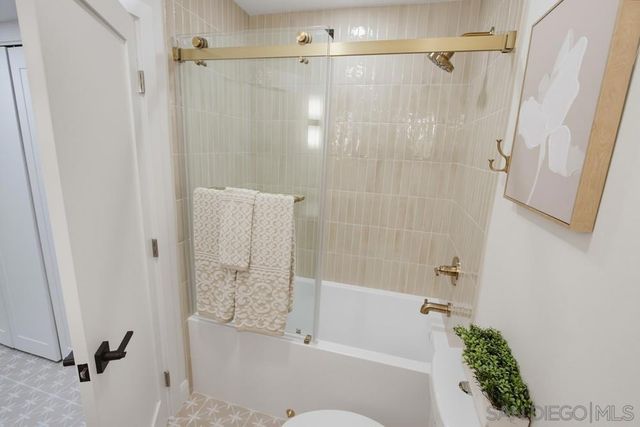 387 N Melrose D, Vista, CA 92083
