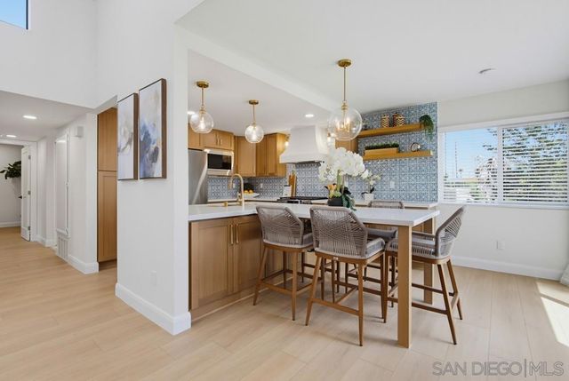 387 N Melrose D, Vista, CA 92083