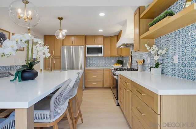 387 N Melrose D, Vista, CA 92083