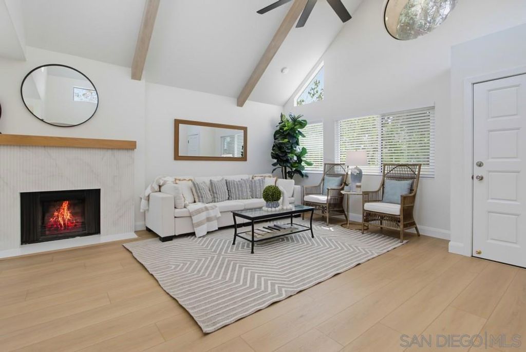 387 N Melrose D, Vista, CA 92083