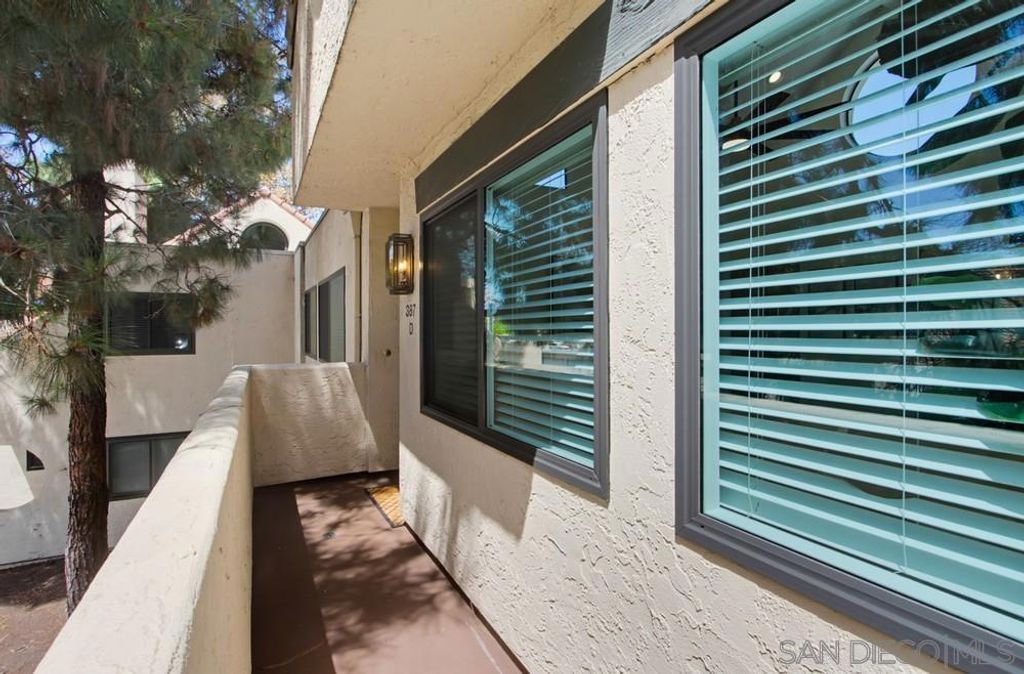 387 N Melrose D, Vista, CA 92083 — photo 2
