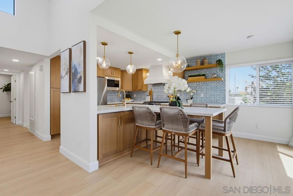 387 N Melrose D, Vista, CA 92083 — photo 5