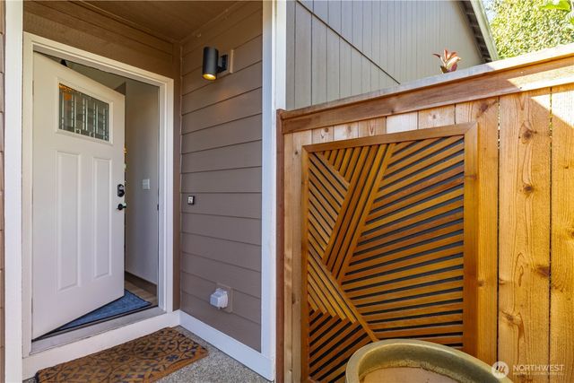 8135 Trimble Lane SE, Olympia, WA 98501