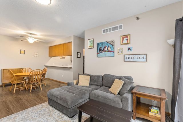 8601 Westown Parkway 17207, West Des Moines, IA 50266