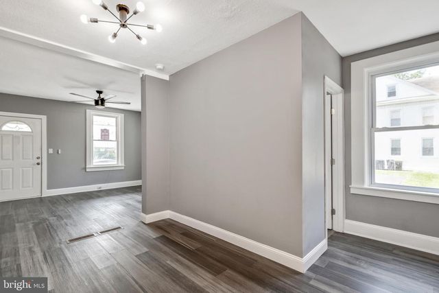 204 ELM AVE, North Wales, PA 19454