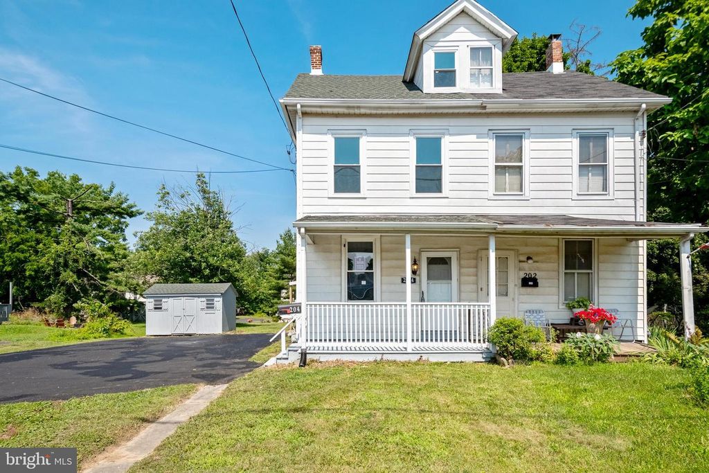 204 ELM AVE, North Wales, PA 19454