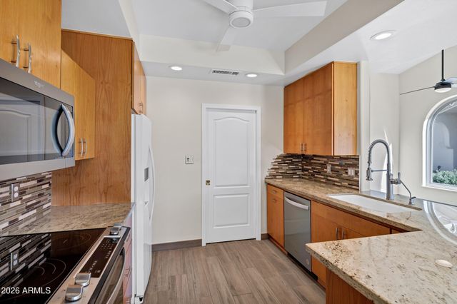 5830 E MCKELLIPS Road 114, Mesa, AZ 85215