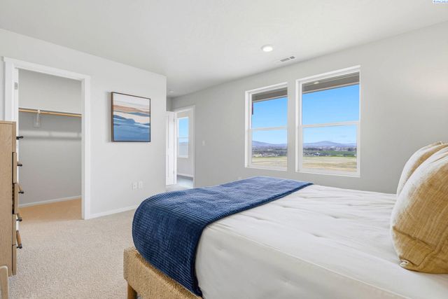 11308 Buckingham Dr, Pasco, WA 99301