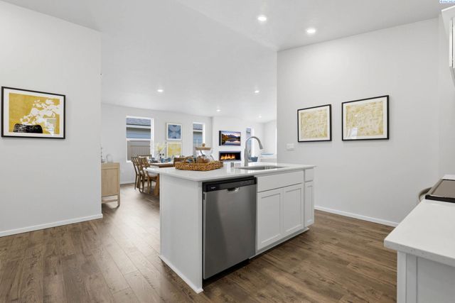 11308 Buckingham Dr, Pasco, WA 99301