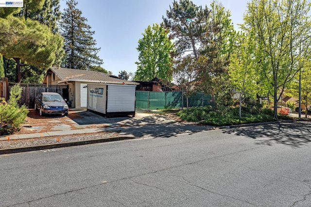 1672 Via Sombrio, Fremont, CA 94539