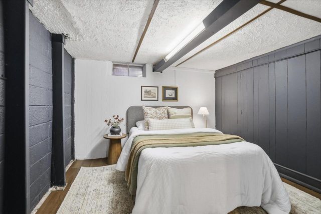 4512 N 105th STREET, Wauwatosa, WI 53225