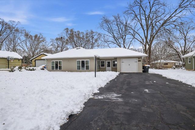 4512 N 105th STREET, Wauwatosa, WI 53225