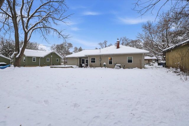 4512 N 105th STREET, Wauwatosa, WI 53225