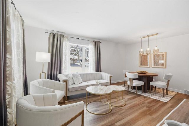 4512 N 105th STREET, Wauwatosa, WI 53225