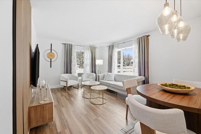 4512 N 105th STREET, Wauwatosa, WI 53225