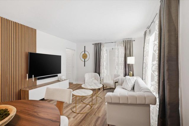 4512 N 105th STREET, Wauwatosa, WI 53225