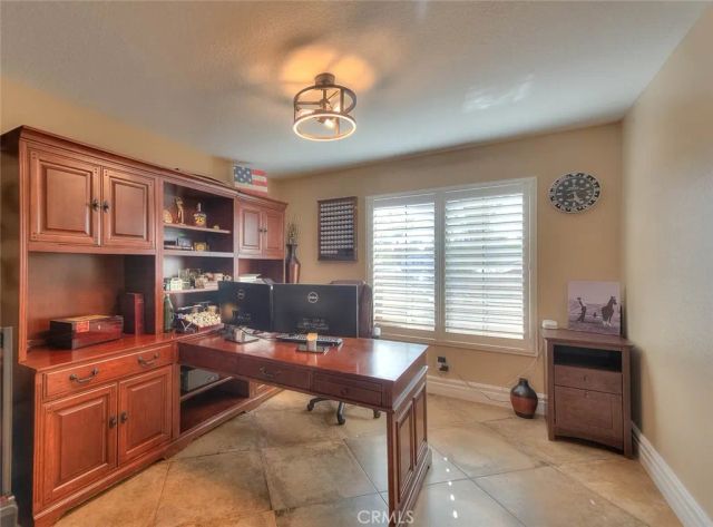 2383 Pacer, Norco, CA 92860