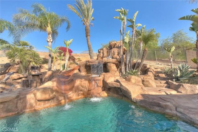 2383 Pacer, Norco, CA 92860