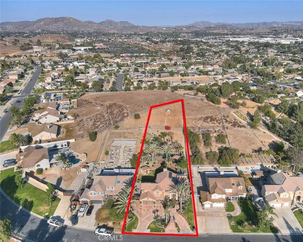 2383 Pacer, Norco, CA 92860