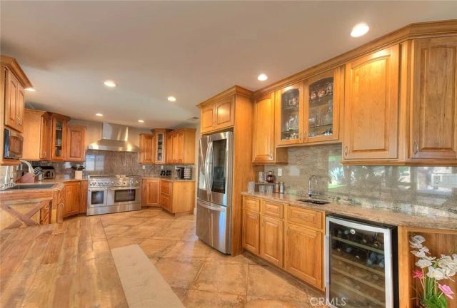 2383 Pacer, Norco, CA 92860