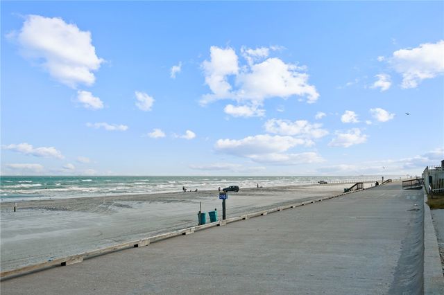 15010 Leeward Dr 602, Corpus Christi, TX 78418