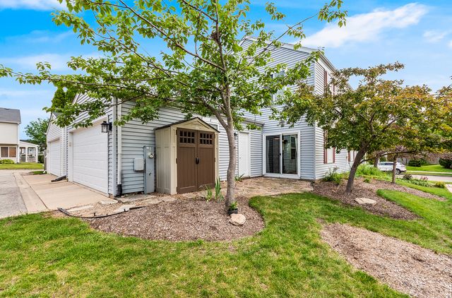 1035 Serendipity Drive, Aurora, IL 60504