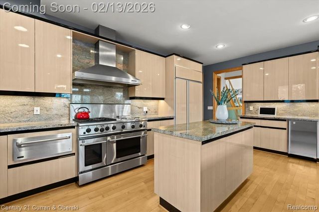 17739 Cranbrook Drive, Northville, MI 48168