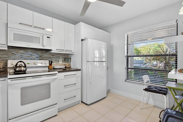 3485 Environ Boulevard C107, Lauderhill, FL 33319