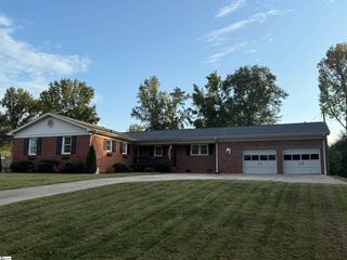 109 Blue Ridge Drive, Fountain Inn, SC 29644