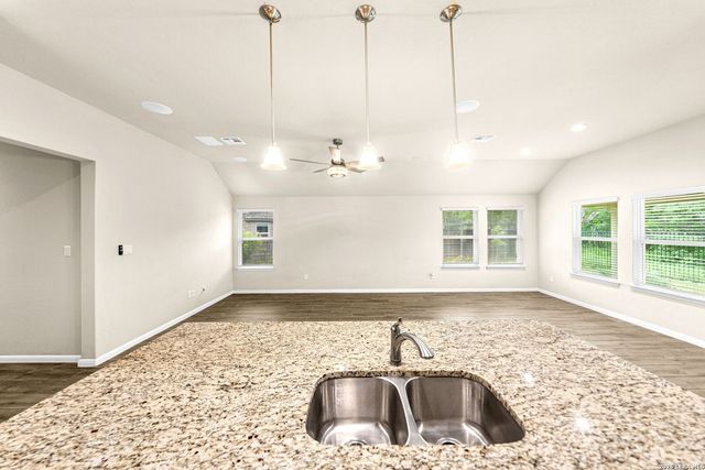 1507 Stony Island, San Antonio, TX 78245
