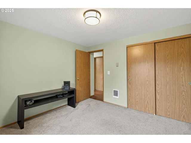 15807 Ne 2ND St, Vancouver, WA 98684